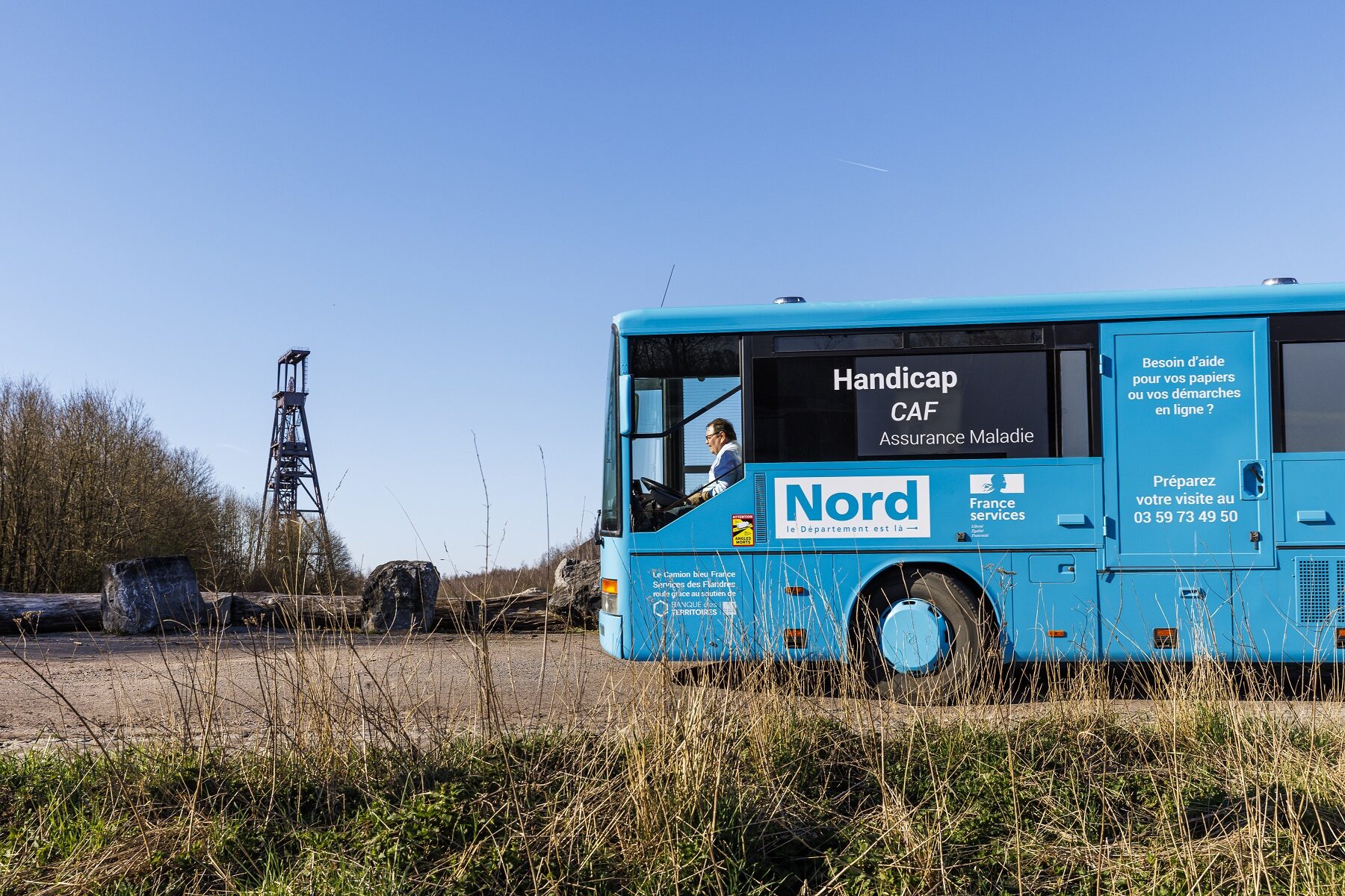 Le Camion/bus bleu