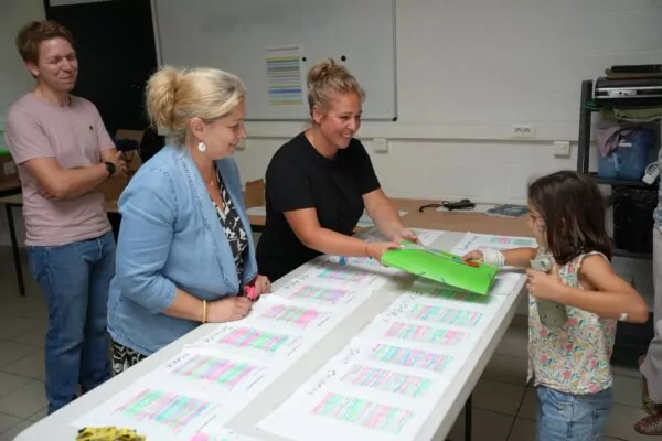 Remise des kits de rentrée scolaire aux jeunes Linsellois